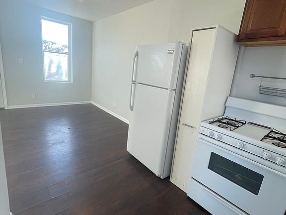 4th image of 2431 S Christiana Ave APT 3R