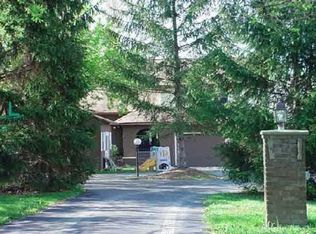 1198 Pelham Blvd, Waterford, MI 48328