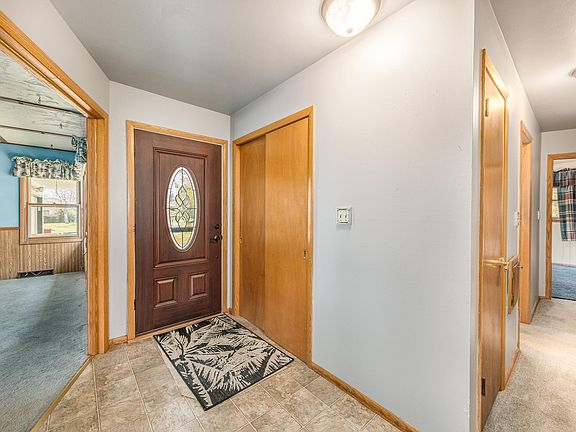 5th image of 8973 N Silver Brook Ln
