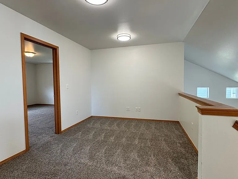 2210 N Clearview Dr — Photo 22