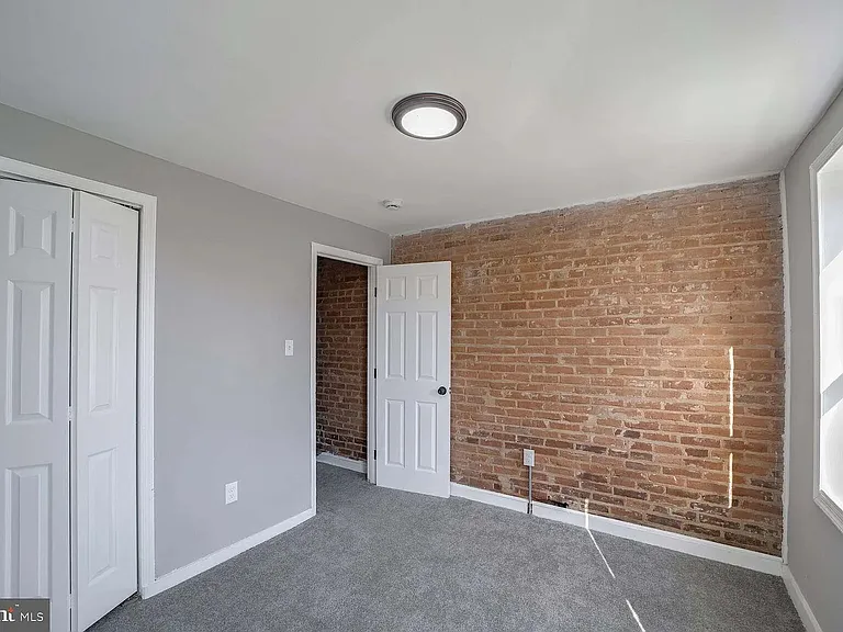 344 S Calhoun St — Photo 8