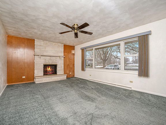 5th image of 318 W Orchard St