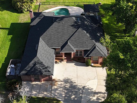 2nd image of 1816 OAK PARK Circle
