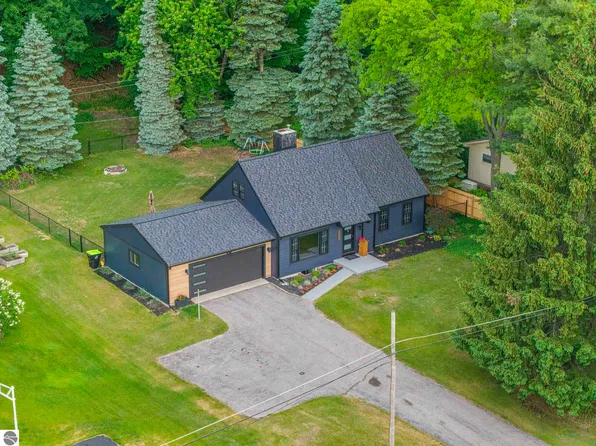 7284 S West Bay Shore Dr, Traverse City, MI 49684