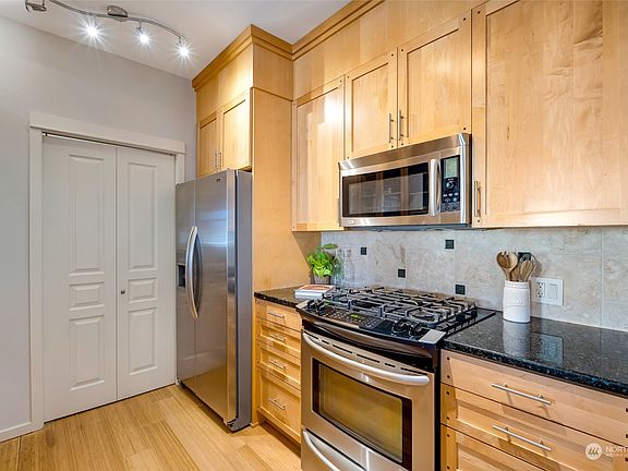 4th image of 108 2nd Avenue S #406