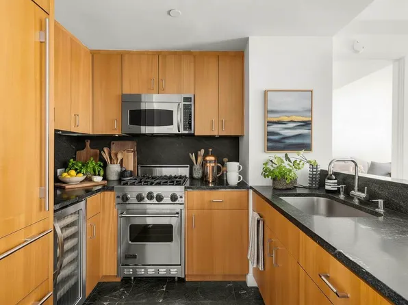 100 West 58th Street image 2 of 14