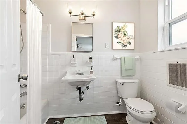 2905 Carondelet St #4 — Photo 5