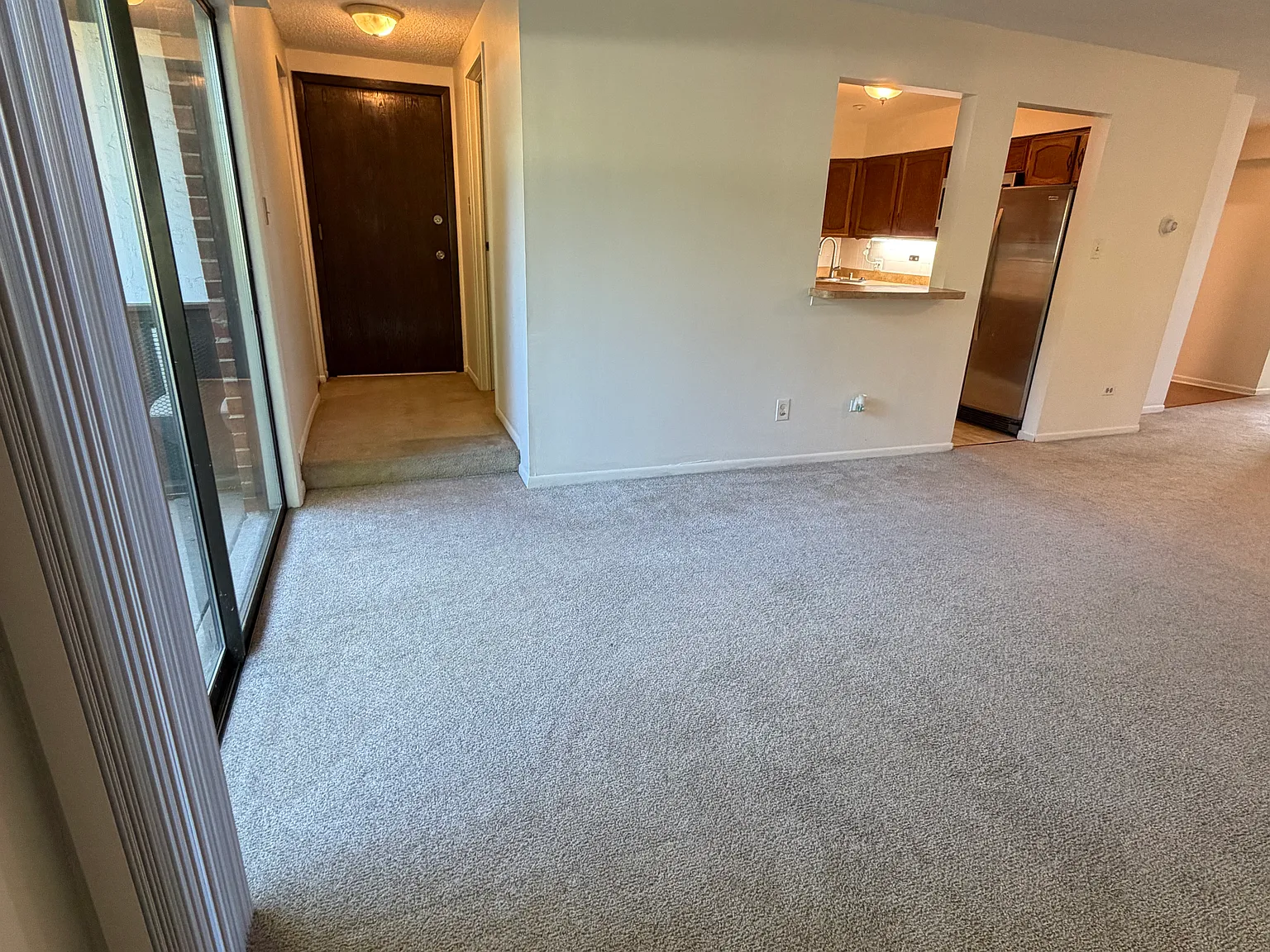 2 bed, 1.5 bath, 975 sqft, $2,000 — Photo 4