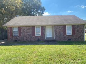1608 Hollywood Dr