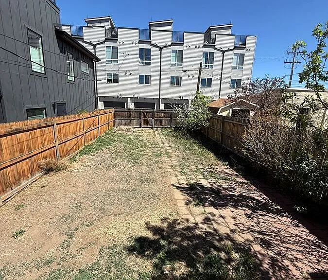 1526 N Lowell Blvd — Photo 12