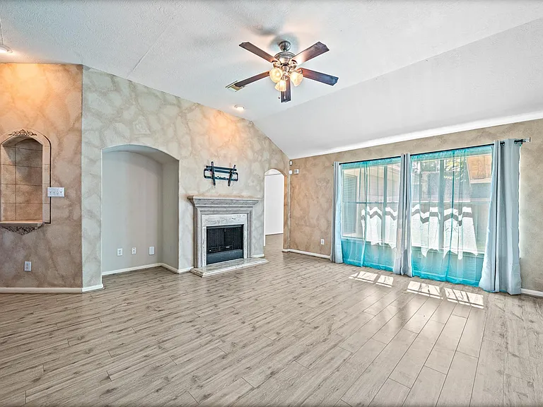 12918 Stratford Mill Ln — Photo 8