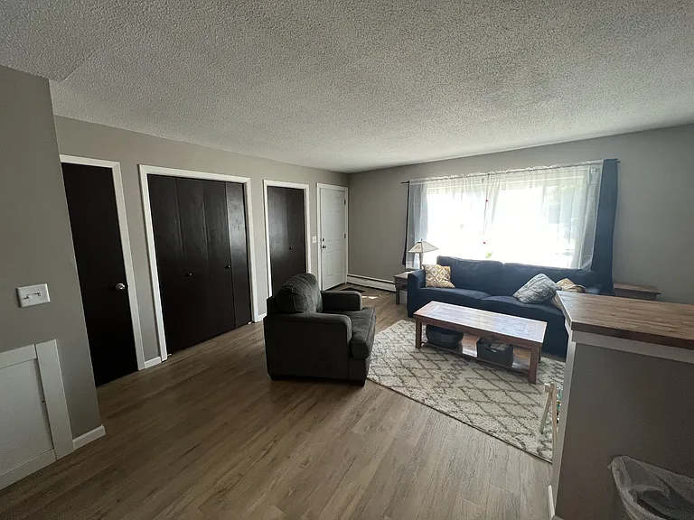 74 Birch Ave S #3 — Photo 6