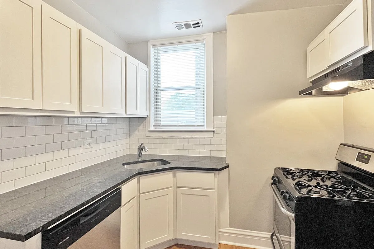 225 Harrison St. — Photo 2