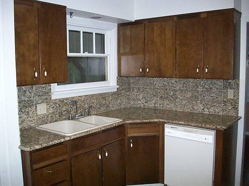 5th image of 217 S Howard St