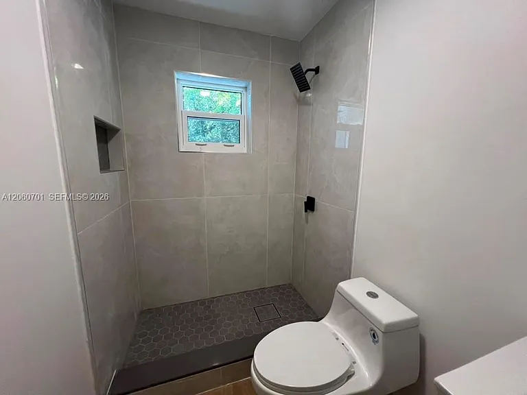 1239 SW 22nd Ave #1239 — Photo 5