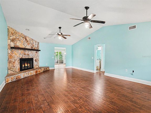 4th image of 928 Timbergreen Dr