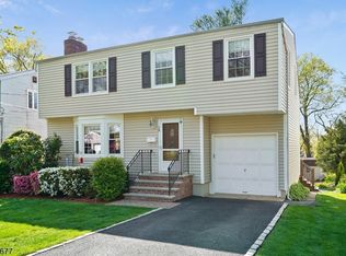 19 Woodland Ter, Livingston, NJ 07039