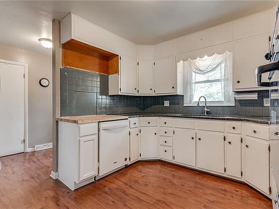 3rd image of 605 N Kimball Ave