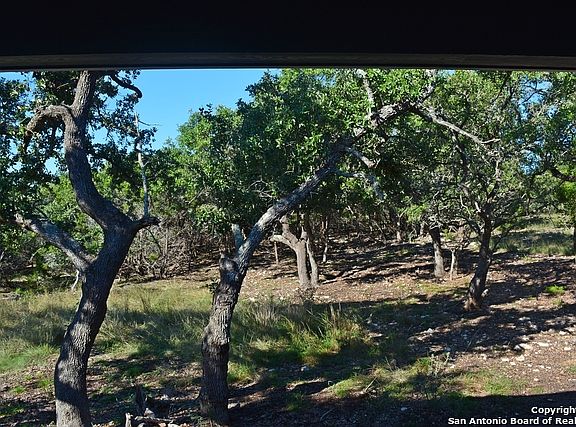 3rd image of 1400 Scenic View Dr