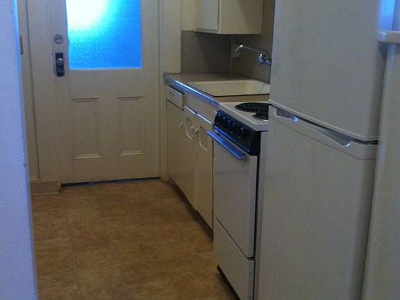 4th image of 621 NW Quincy Pl APT 3