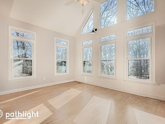 5th image of 5281 Holly Springs Dr