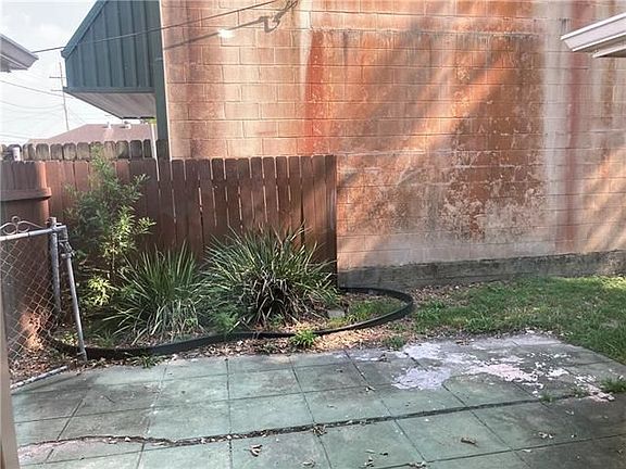 5th image of 570 Hickory Ave