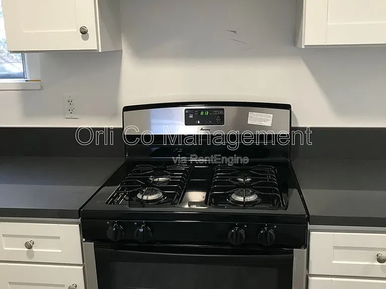 6500 Balboa Blvd — Photo 16