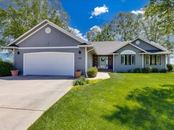 111 Blue Spruce Rd, Hutchinson, KS 67502