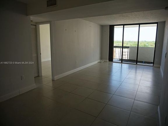 3rd image of 600 Biltmore Way APT 917