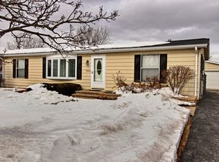 3854 Devonshire Ln, Park City, IL 60085