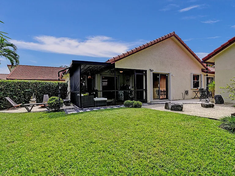 420 SW 113th Ter — Photo 28