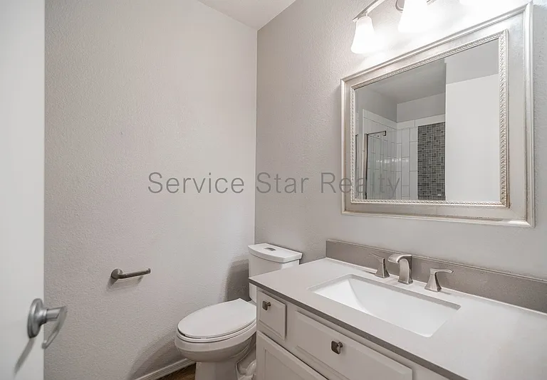 3801 E Orchid Ln — Photo 11
