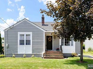 18 Cleveland Ave, Waldwick, NJ 07463
