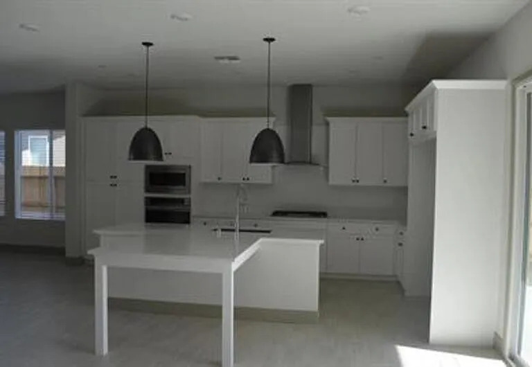 2430 Bastidas Dr — Photo 12