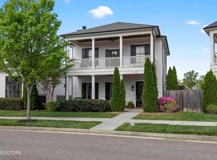 9757 Clingmans Dome Dr, Knoxville, TN 37922