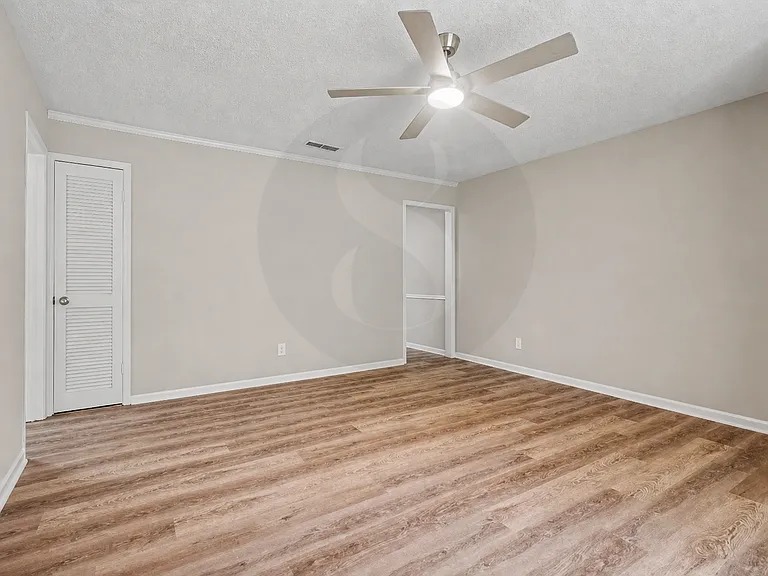 886 Martin Heights Dr #B — Photo 5