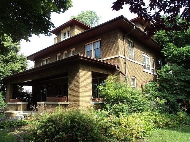 1st image of 4751 W Woodlawn Ct