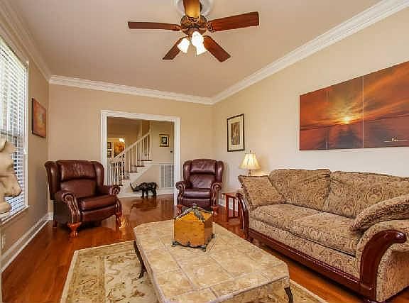 3rd image of 5012 Saddleview Dr