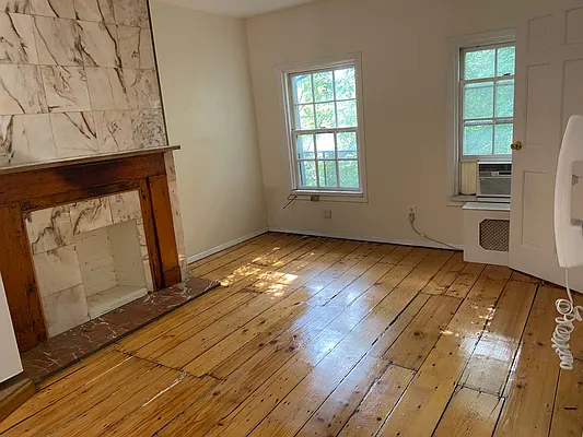 Rented by Downtown Realty Group LTD | media 23