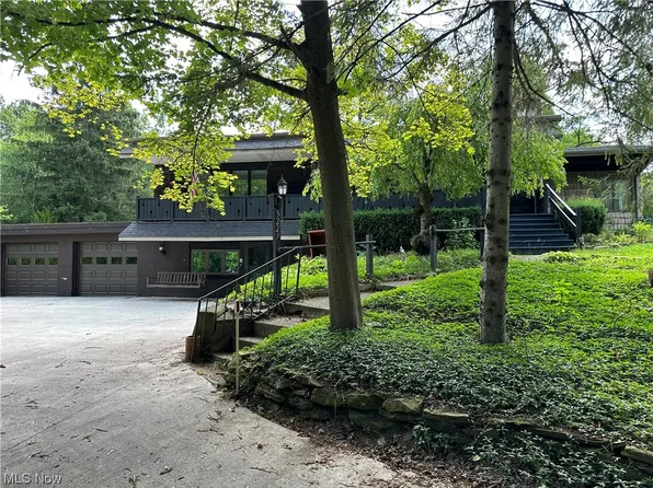 3229 Main St, Mineral Ridge, OH 44440