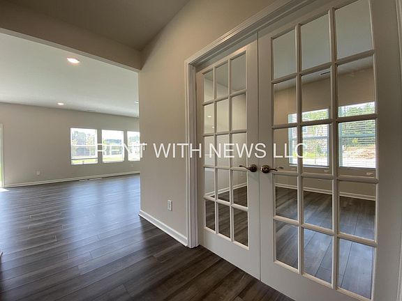 5th image of 797 Riguard Way