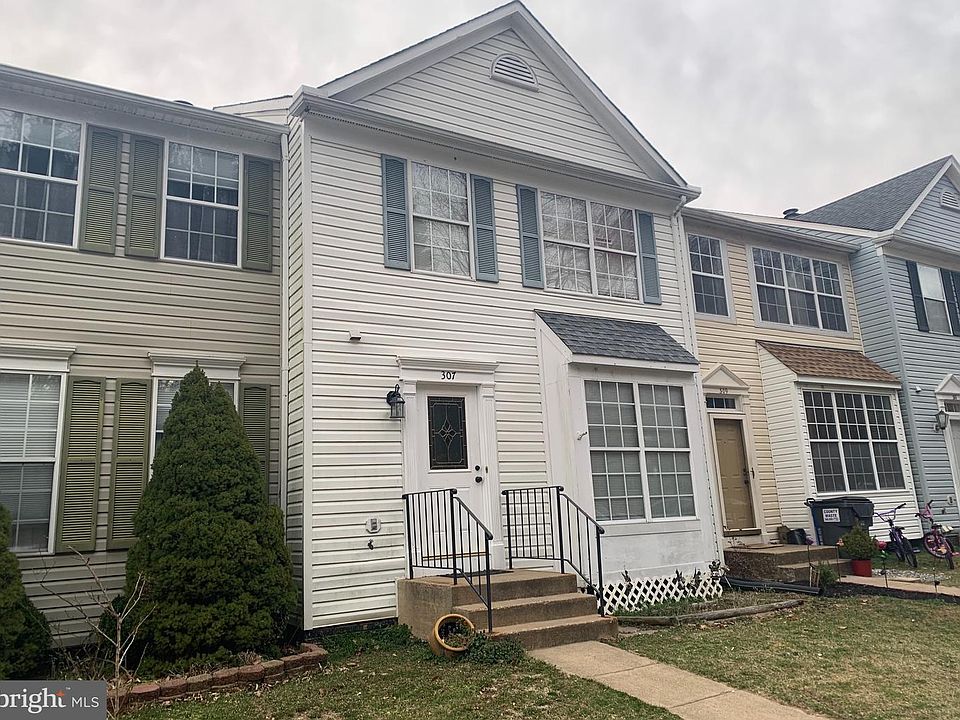 1st image of 307 Lakeview Ct