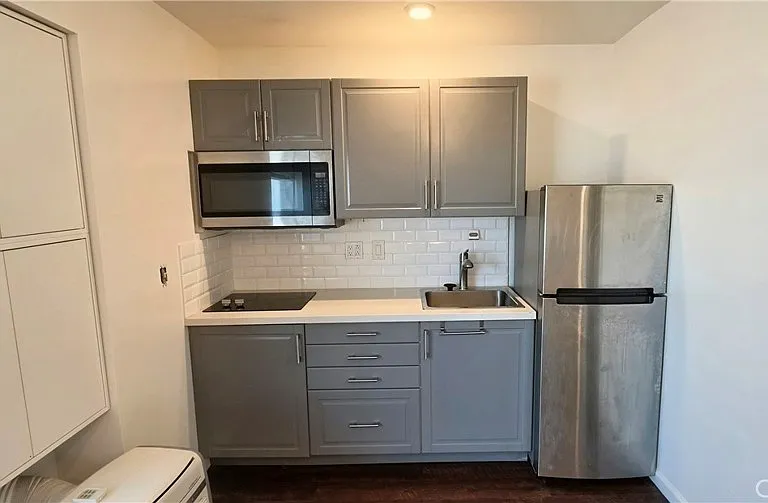2500 Sidon Ave — Photo 42