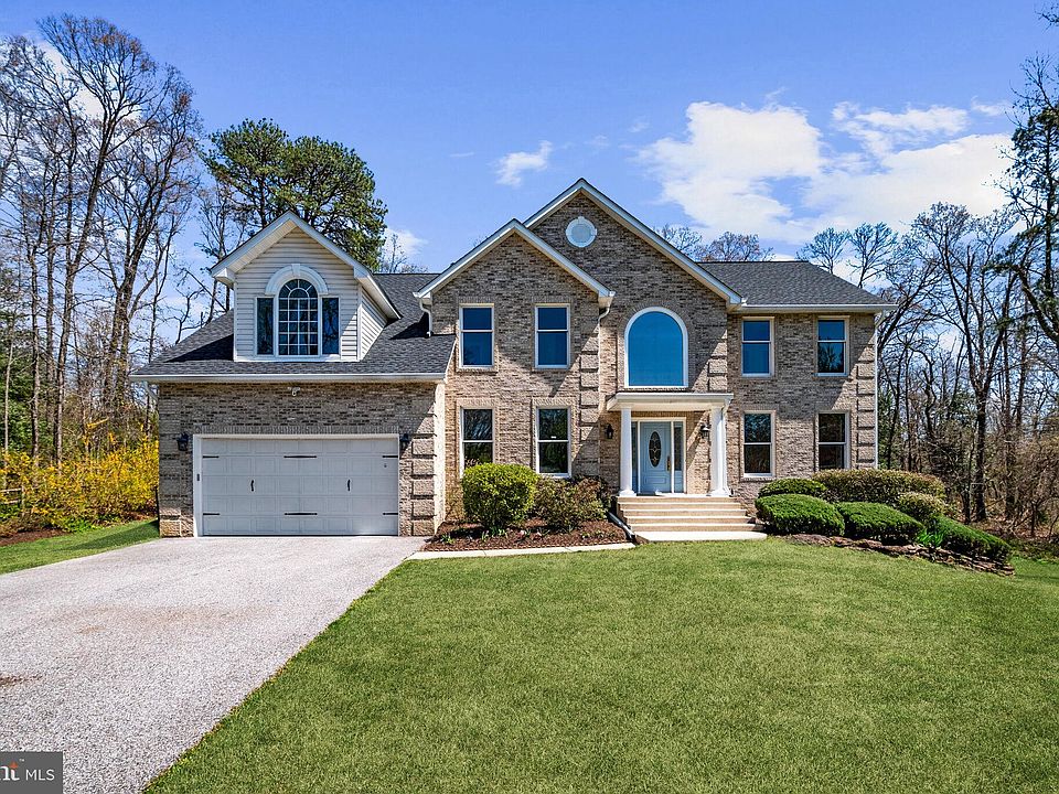 1st image of 209 Serenade Ct