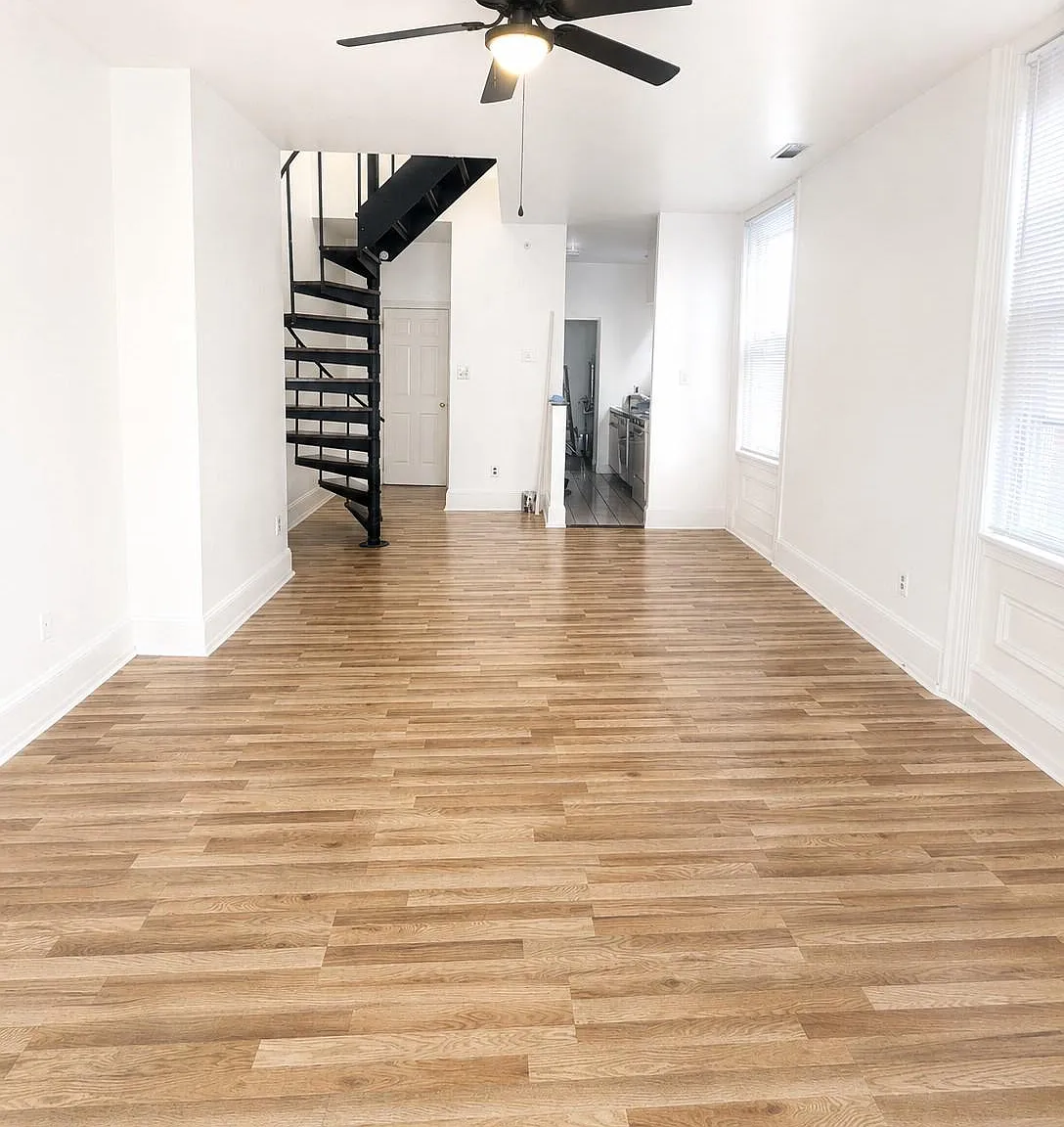 1 bed, 2502 sqft, $1,600 — Photo 3