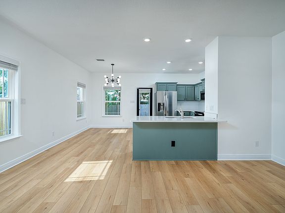 2nd image of 1005 N A St