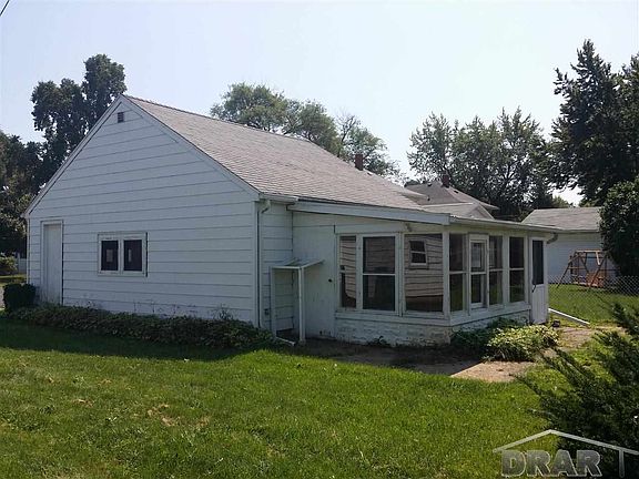 4th image of 627 Bentley Dr