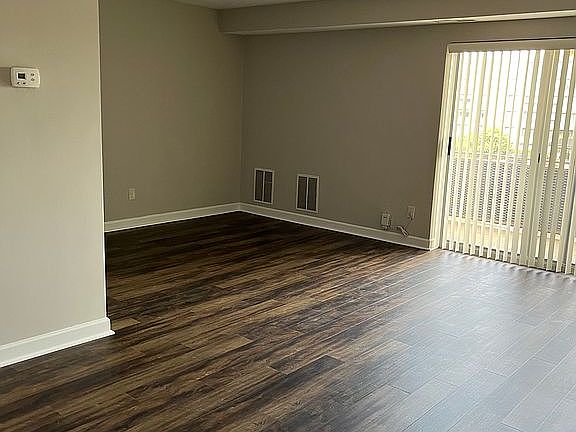 4th image of 1931 N Cleveland St APT 406