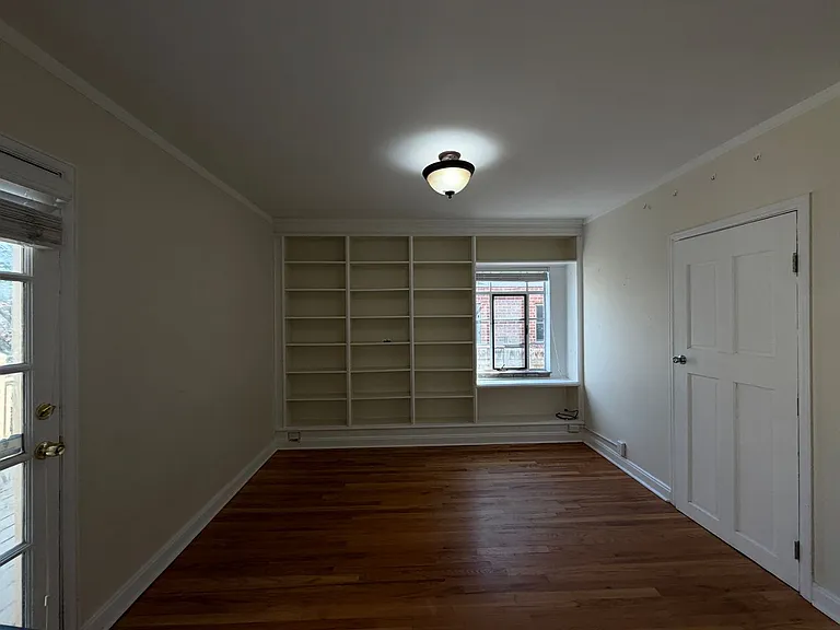 340 S Franklin St — Photo 36