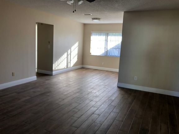 2nd image of 2528 Bramblewood Dr E